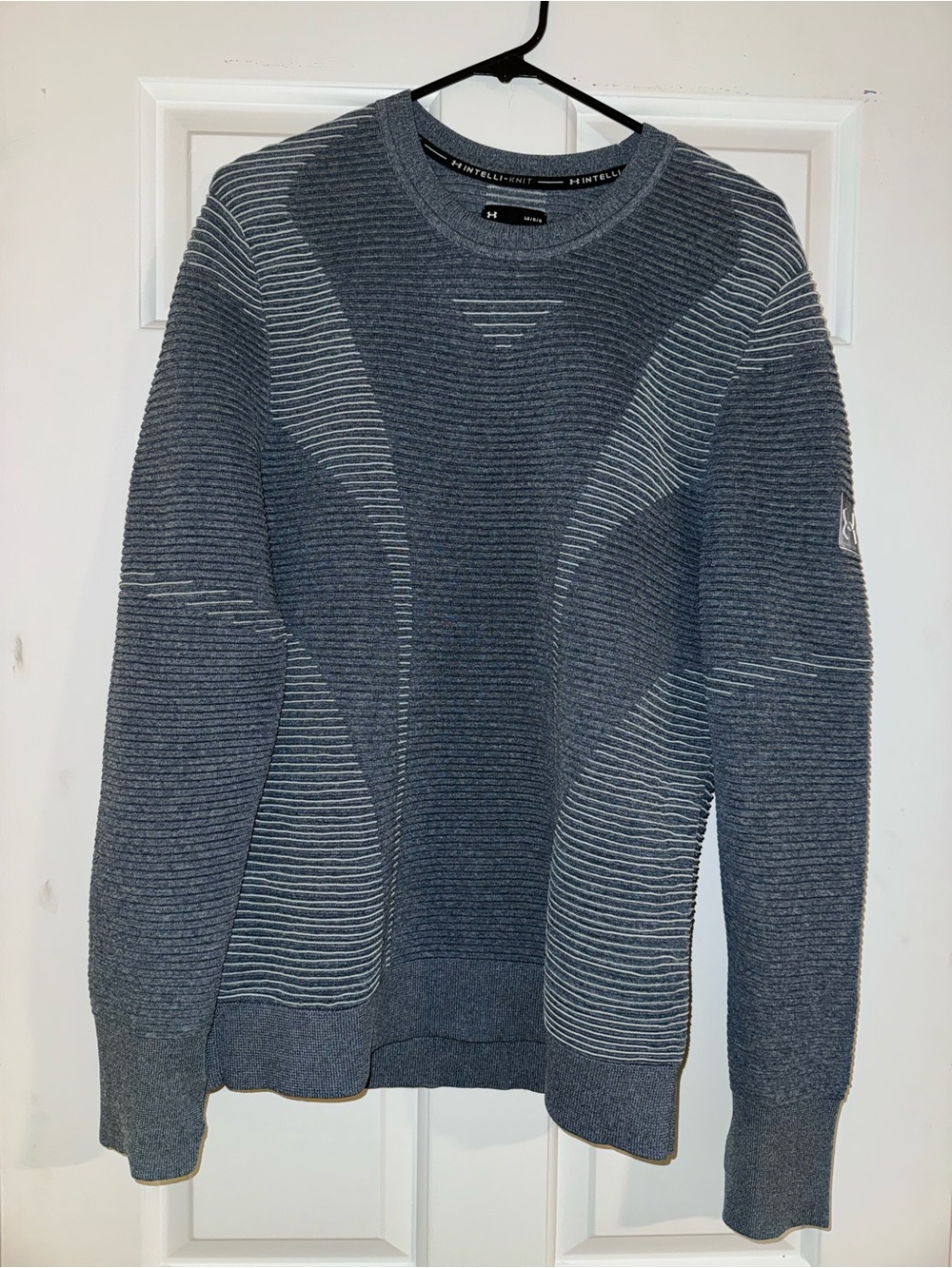 Women’s grey Under Armour IntelliKnit Phantom 2.0 Crew Sweater Size Large